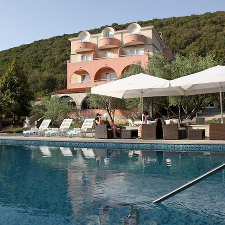 Hotel Carmen กรินิตซา ภายนอก รูปภาพ