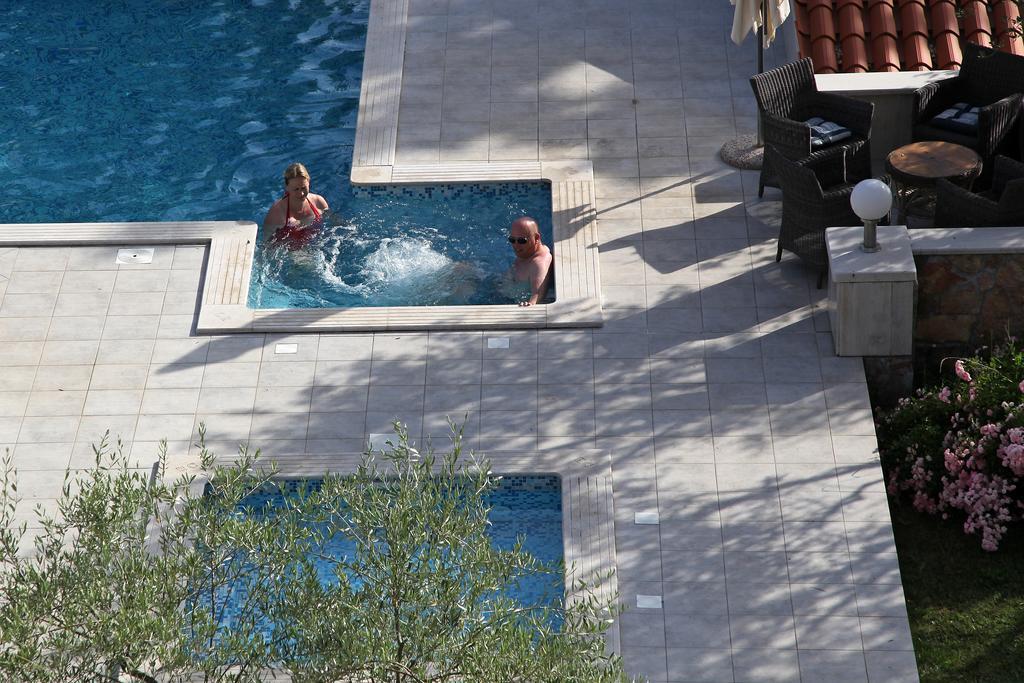 Hotel Carmen กรินิตซา ภายนอก รูปภาพ