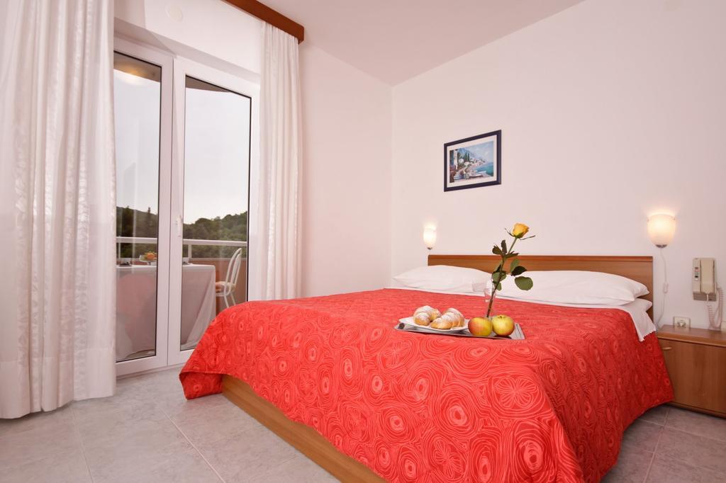 Hotel Carmen กรินิตซา ภายนอก รูปภาพ
